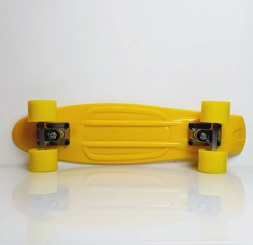 Pennyboard 22" s protiskluzovou deskou – žlutý, délka 55 cm