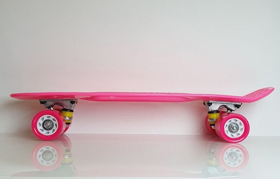 Pennyboard 22" s protiskluzovou deskou – růžový, délka 55 cm