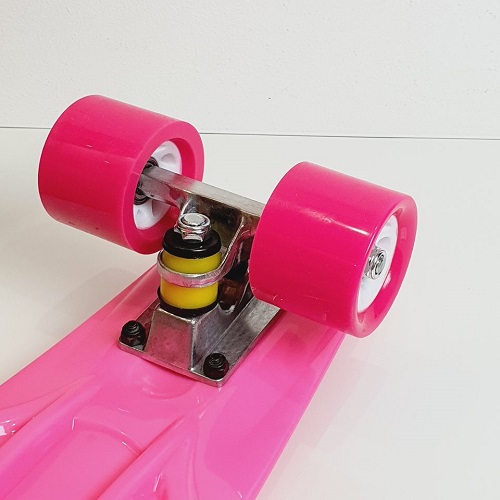 Pennyboard 22" s protiskluzovou deskou – růžový, délka 55 cm
