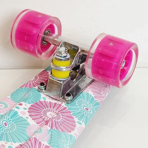 Pennyboard 55cm, svítící LED kolečka - růžová