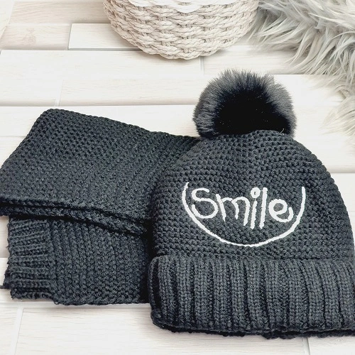 Dětský zimní set – černá šála a čepice Smile | teplý doplněk pro děti