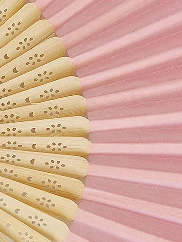 Látkový vějíř k dozdobení