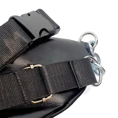 Dámská ledvinka se třemi kapsami na zip - černá