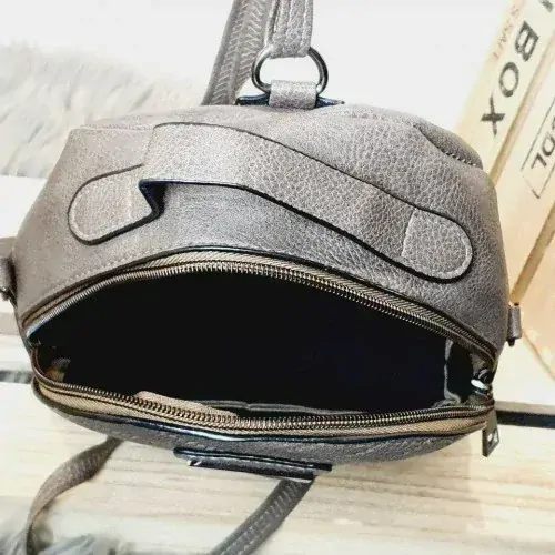 Stylový šedý batoh a kabelka 2 v 1 z eko kůže – Elegance v pohybu