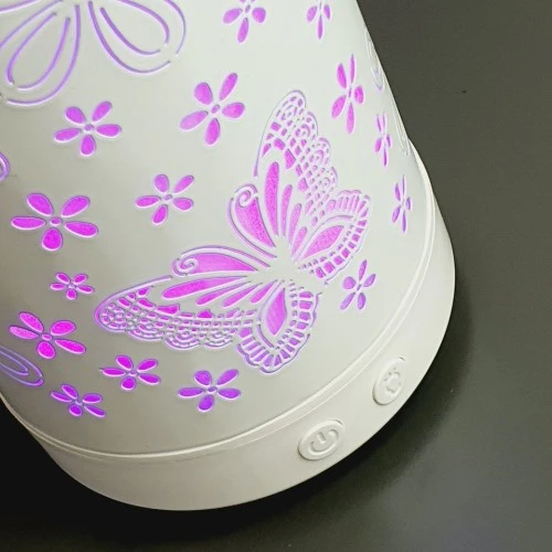 Ultrazvukový aroma difuzér 100 ml – motiv Motýli, 7 barev LED, bílý