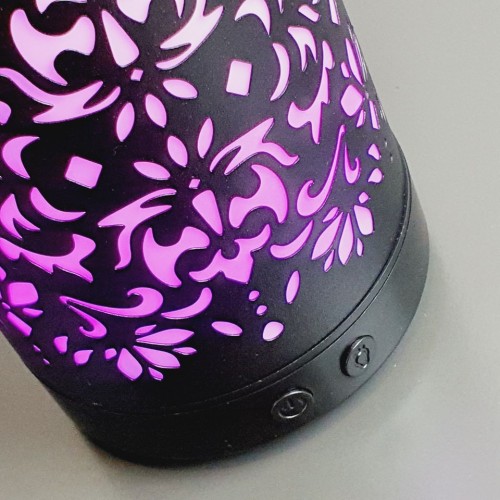 Ultrazvukový aroma difuzér kovový 100 ml – černý, 7 barev LED