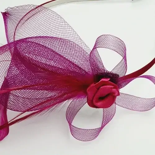 Fascinator – společenská čelenka pro slavnostní účesy
