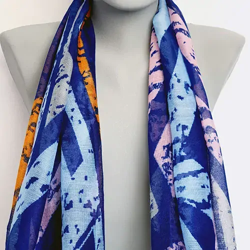 Dámská šálka / šála se vzorem - modrá