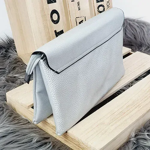 Dámská crossbody kabelka - stříbrná
