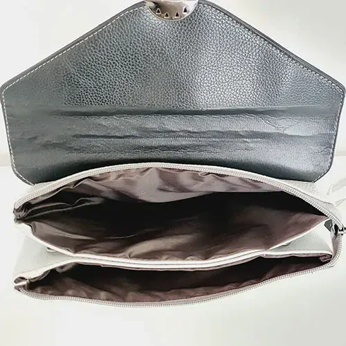 Dámská crossbody kabelka - stříbrná