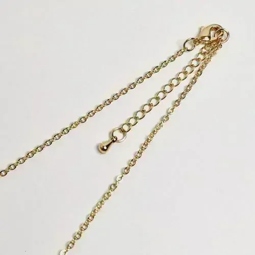 Dámský řetízek s přívěskem ve tvaru plameňáka - zlatý