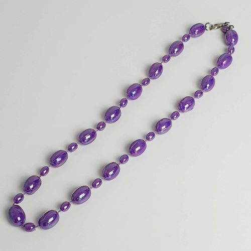 Lesklé plastové korále pro děti – 42 cm, bílé