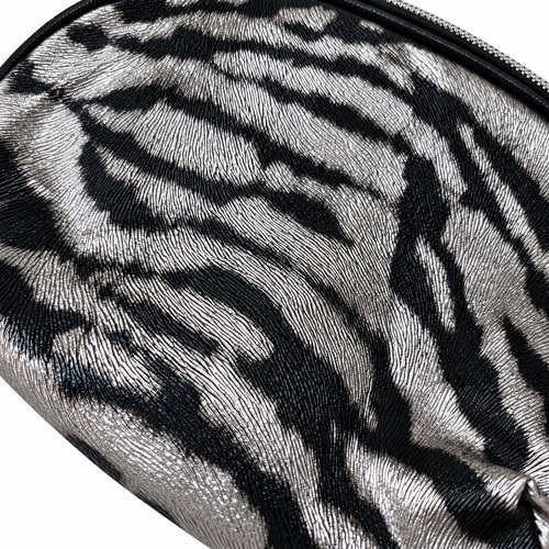 Kosmetická taštička oválná Zebra 16 x 12 cm