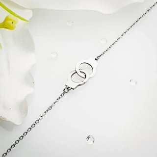 Dámský ocelový náramek „pouta“ – stylový a odolný šperk