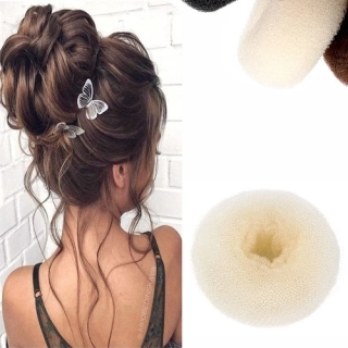 Blond výplň do drdolu – rychlý a elegantní účes