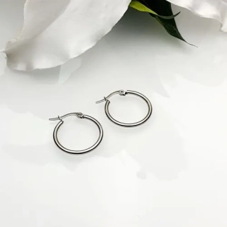 Dámské ocelové náušnice kruhy malé - stříbrné