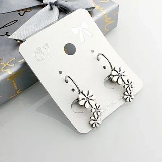 Dámské ocelové náušnice - francouzský háček - kytka s kamínky