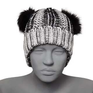 Dámská zimní čepice s bambulemi - černobílá